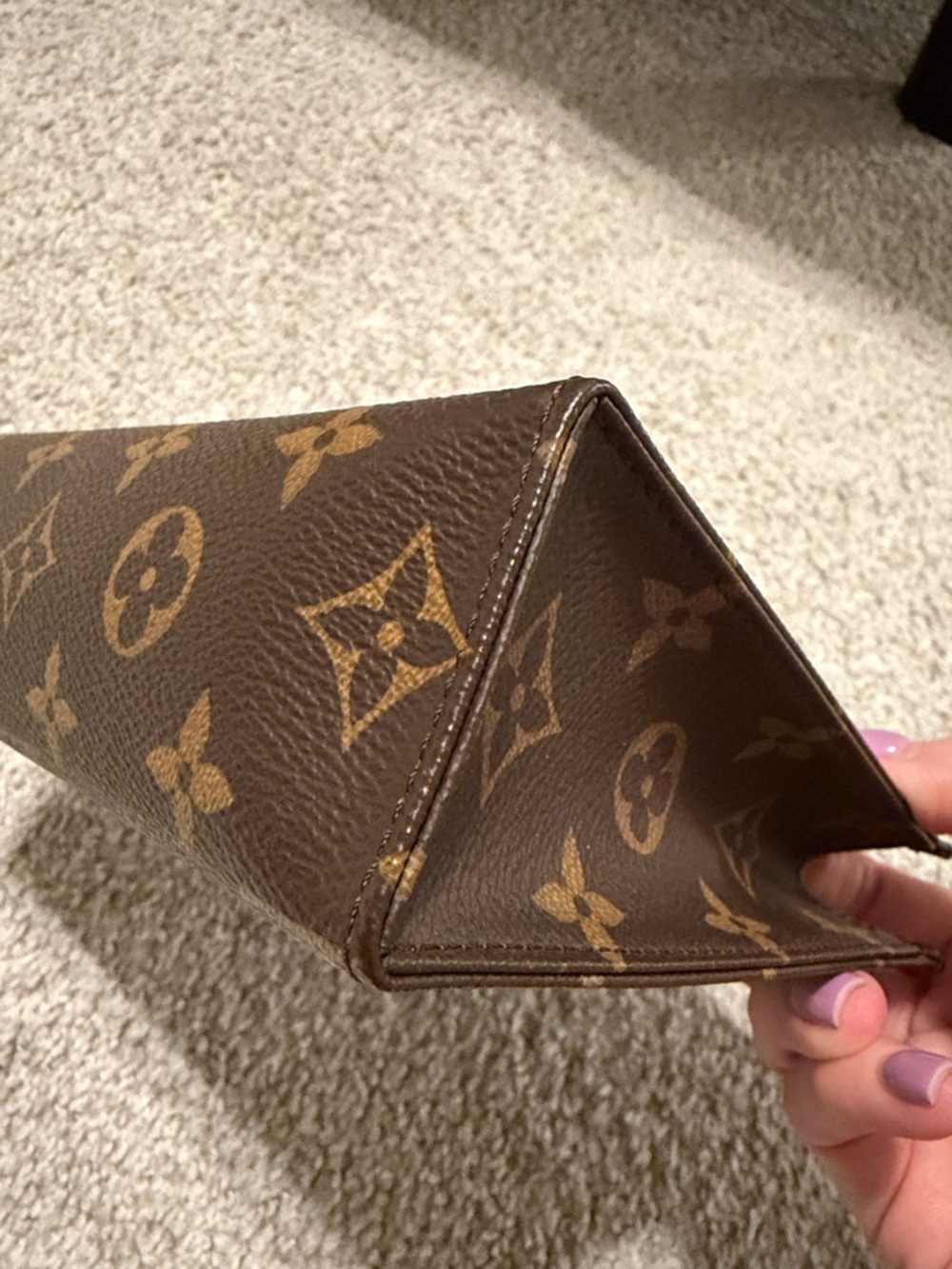 Louis Vuitton Monogram toiletry pouch 19 - Picture 4 of 10